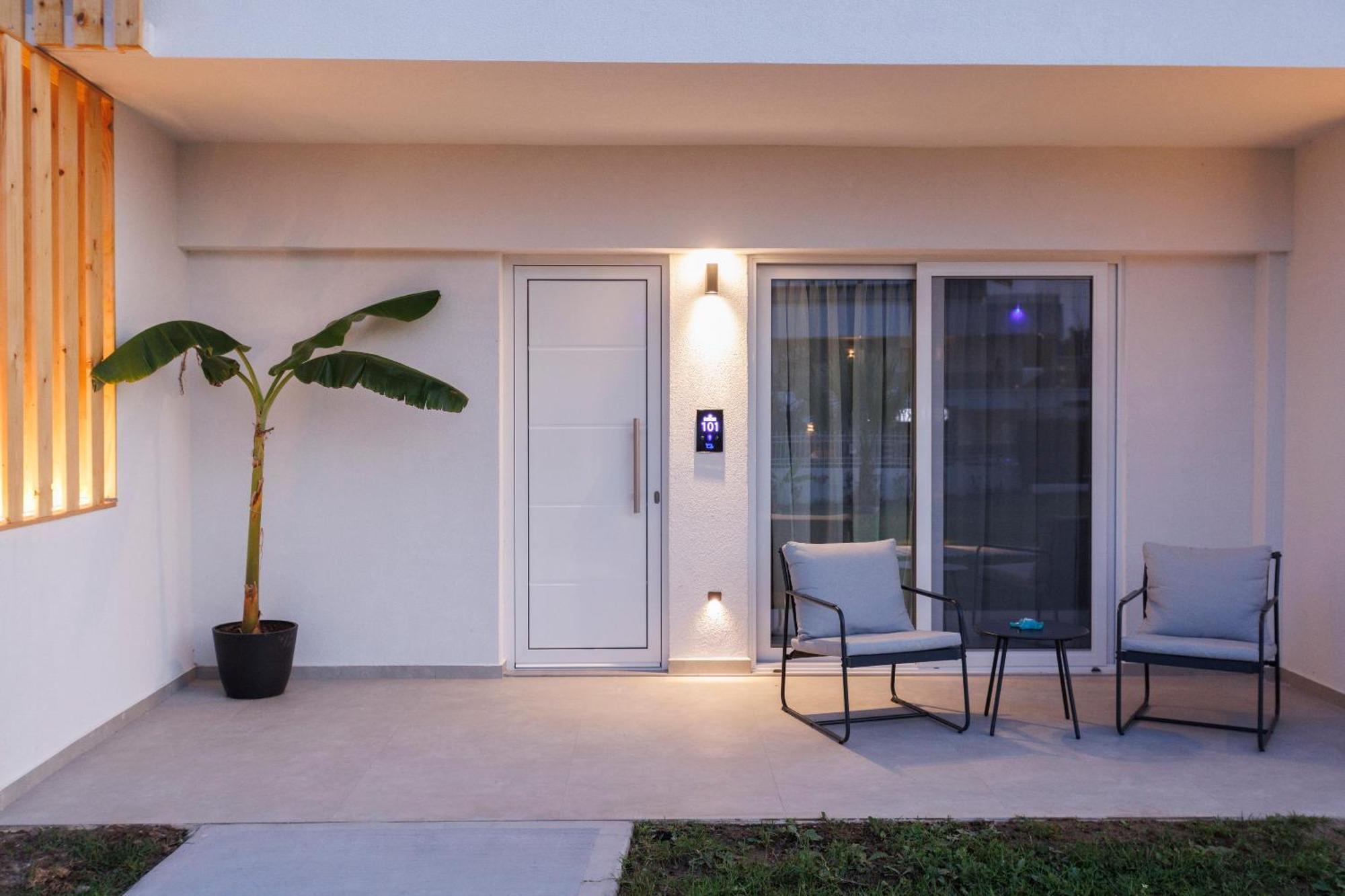 Asterias Premium Holiday Apartments 페프코초리 외부 사진