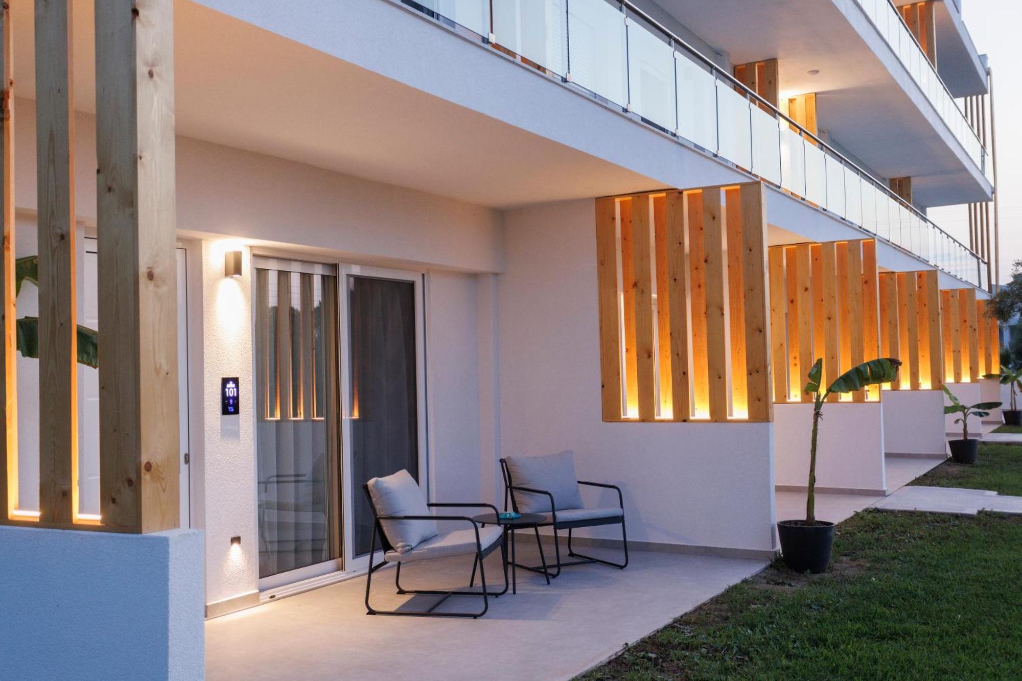 Asterias Premium Holiday Apartments 페프코초리 외부 사진